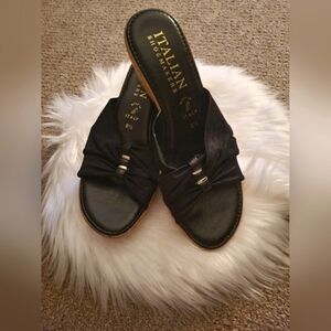 Italian Shoemakers Women's 8.5 Cork Wedged Black Bow Sandals Made in Italy